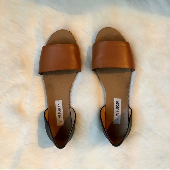 Steve Madden Shoes - Steve Madden Sidestep Sandal in Cognac Leather
